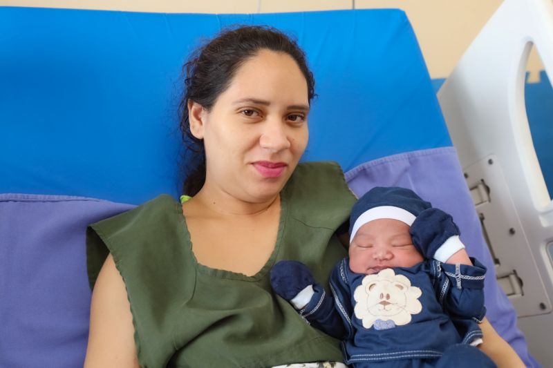 JAQUELINE SANTOS E O FILHO  <div class='credito_fotos'>Foto: Marcelo Seabra / Ag. Pará   |   <a href='/midias/2023/originais/16271_53d24d6f-2c40-2036-e4b7-05348c6e9c06.jpg' download><i class='fa-solid fa-download'></i> Download</a></div>