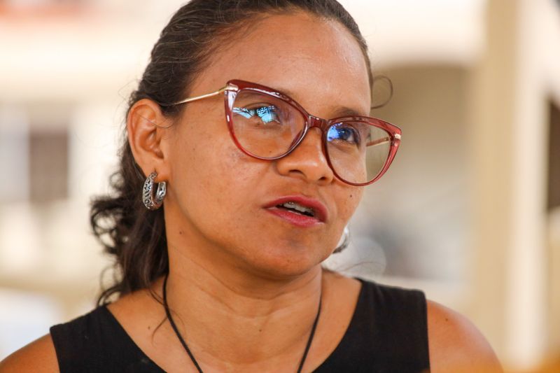 Liliane Garcia, técnica em gestão cultural da FCP <div class='credito_fotos'>Foto: David Alves / Ag Pará   |   <a href='/midias/2023/originais/16294_bea13389-e385-eeb1-42dc-c31678dd563f.jpg' download><i class='fa-solid fa-download'></i> Download</a></div>