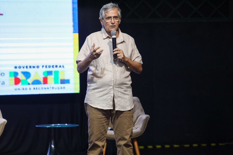 Henilton Parente de Menezes
Secretaria de Economia Criativa e Fomento Cultural <div class='credito_fotos'>Foto: Alex Ribeiro / Ag. Pará   |   <a href='/midias/2023/originais/16335_3c775ca8-f3df-cd02-b943-b72514f49ebf.jpg' download><i class='fa-solid fa-download'></i> Download</a></div>