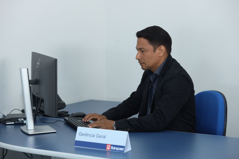 Gerente Banpará Novo Repartimento Macleon Soares <div class='credito_fotos'>Foto: Alex Ribeiro / Ag. Pará | <a href='/midias/2023/originais/16406_077d8b61-8f2f-1d2b-9821-9ed8b8061dc2.jpg' download><i class='fa-solid fa-download'></i> Download</a></div>