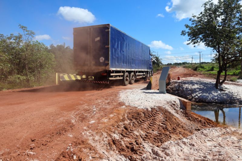 IMAGENS DE APOIO - PONTE DE CONCRETO SOBRE O RIO ÁGUAS CLARAS - BREU BRANCO PA - FOTOS MARCELO SEABRA <div class='credito_fotos'>Foto: Marcelo Seabra / Ag. Pará | <a href='/midias/2023/originais/16407_22fbbe59-8fa1-52e2-d2ba-940001582db1.jpg' download><i class='fa-solid fa-download'></i> Download</a></div>