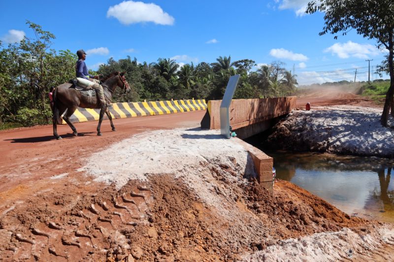 IMAGENS DE APOIO - PONTE DE CONCRETO SOBRE O RIO ÁGUAS CLARAS - BREU BRANCO PA - FOTOS MARCELO SEABRA <div class='credito_fotos'>Foto: Marcelo Seabra / Ag. Pará | <a href='/midias/2023/originais/16407_537ce4dd-1b62-9c2a-7b1f-228f00d6e239.jpg' download><i class='fa-solid fa-download'></i> Download</a></div>