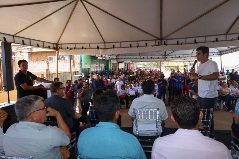 Governador entrega Banpará e Qualifica Pará <div class='credito_fotos'>Foto: Alex Ribeiro / Ag. Pará | <a href='/midias/2023/originais/16414_02215e23-a062-9850-5512-0054d6fdcc1e.jpg' download><i class='fa-solid fa-download'></i> Download</a></div>