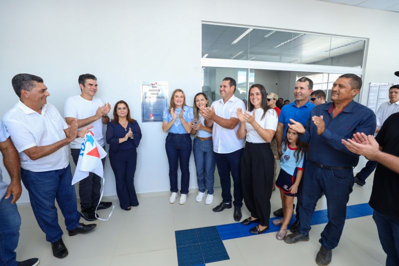 Governador entrega Banpará e Qualifica Pará <div class='credito_fotos'>Foto: Alex Ribeiro / Ag. Pará | <a href='/midias/2023/originais/16414_1a964f1e-1b07-09c9-d8da-dcbdad35102b.jpg' download><i class='fa-solid fa-download'></i> Download</a></div>