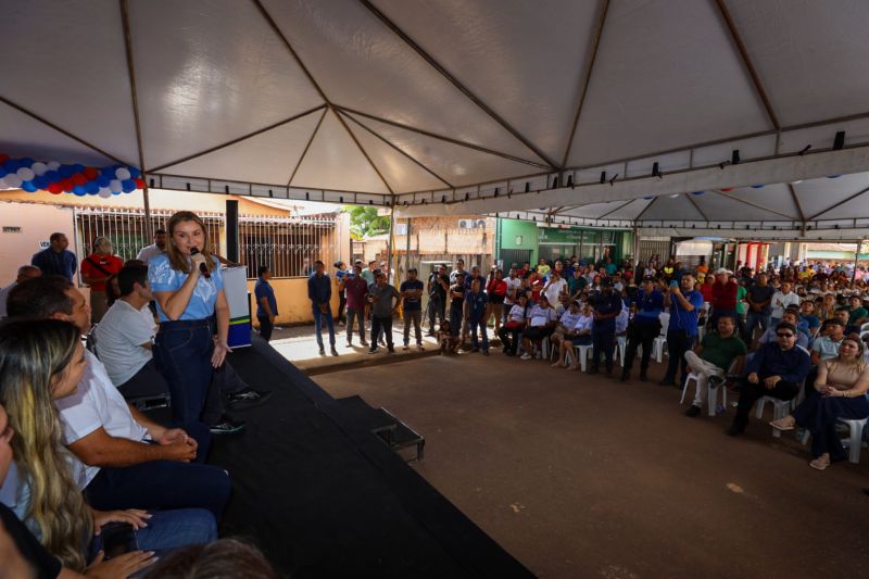Governador entrega Banpará e Qualifica Pará <div class='credito_fotos'>Foto: Alex Ribeiro / Ag. Pará | <a href='/midias/2023/originais/16414_2ebf8543-d31f-ea4f-6938-83f7d13dddfb.jpg' download><i class='fa-solid fa-download'></i> Download</a></div>