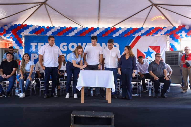 Governador entrega Banpará e Qualifica Pará <div class='credito_fotos'>Foto: Alex Ribeiro / Ag. Pará | <a href='/midias/2023/originais/16414_421fbcbb-f349-8fd6-4559-ecb8447fa1b5.jpg' download><i class='fa-solid fa-download'></i> Download</a></div>