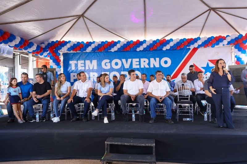Governador entrega Banpará e Qualifica Pará <div class='credito_fotos'>Foto: Alex Ribeiro / Ag. Pará | <a href='/midias/2023/originais/16414_631fa577-1e90-74e3-5d10-48e0273d70b5.jpg' download><i class='fa-solid fa-download'></i> Download</a></div>