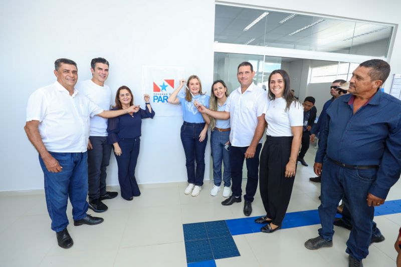 Governador entrega Banpará e Qualifica Pará <div class='credito_fotos'>Foto: Alex Ribeiro / Ag. Pará | <a href='/midias/2023/originais/16414_e479c0ea-5563-aa08-dc00-064f6468a2c3.jpg' download><i class='fa-solid fa-download'></i> Download</a></div>