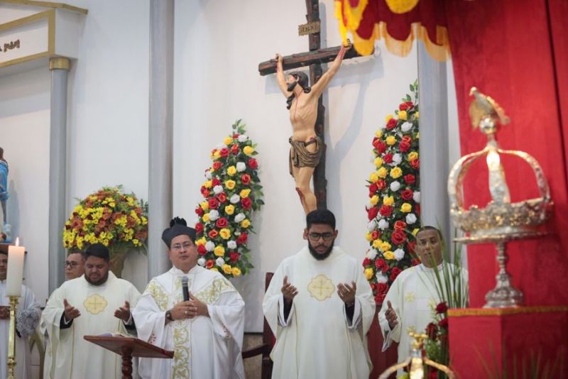 Procissão do senhor divino Espírito Santo em moju <div class='credito_fotos'>Foto: Marco Santos / Ag. Pará | <a href='/midias/2023/originais/16421_19ece11e-ca38-2cc2-2c04-b88143f924f0.jpg' download><i class='fa-solid fa-download'></i> Download</a></div>