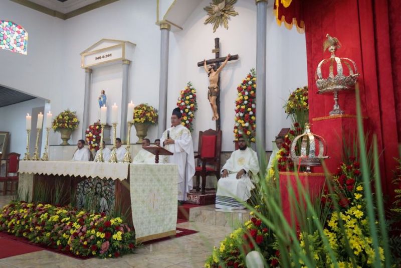 Procissão do senhor divino Espírito Santo em moju <div class='credito_fotos'>Foto: Marco Santos / Ag. Pará | <a href='/midias/2023/originais/16421_219e217b-97a4-2a7e-fef4-2b9cc619345c.jpg' download><i class='fa-solid fa-download'></i> Download</a></div>