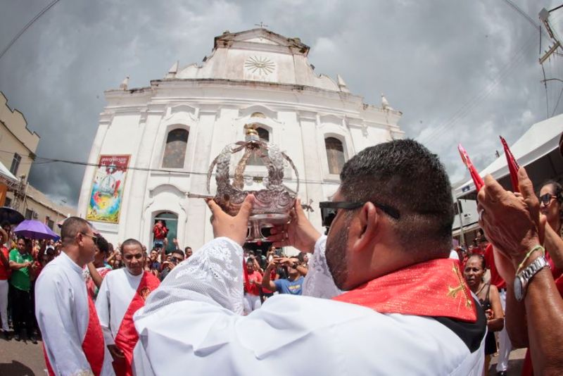 Procissão do senhor divino Espírito Santo em moju <div class='credito_fotos'>Foto: Marco Santos / Ag. Pará | <a href='/midias/2023/originais/16421_473815af-c30e-a2bc-5268-a832143cb5a3.jpg' download><i class='fa-solid fa-download'></i> Download</a></div>