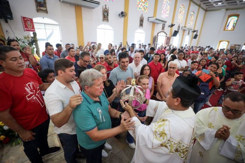 Procissão do senhor divino Espírito Santo em moju <div class='credito_fotos'>Foto: Marco Santos / Ag. Pará | <a href='/midias/2023/originais/16421_6f5efb9b-c462-2989-775e-e5d5ca5d686b.jpg' download><i class='fa-solid fa-download'></i> Download</a></div>