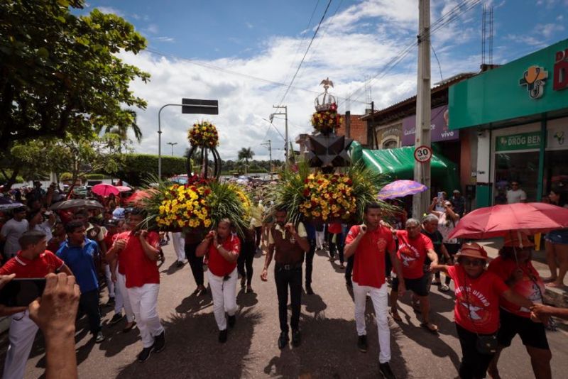 Procissão do senhor divino Espírito Santo em moju <div class='credito_fotos'>Foto: Marco Santos / Ag. Pará | <a href='/midias/2023/originais/16421_8453e797-053b-535d-af55-e074966c1702.jpg' download><i class='fa-solid fa-download'></i> Download</a></div>