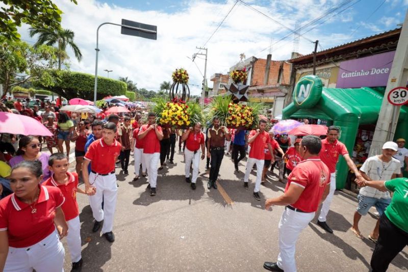 Procissão do senhor divino Espírito Santo em moju <div class='credito_fotos'>Foto: Marco Santos / Ag. Pará | <a href='/midias/2023/originais/16421_9fe886a4-0632-a701-174e-a0c4a7e9c9db.jpg' download><i class='fa-solid fa-download'></i> Download</a></div>