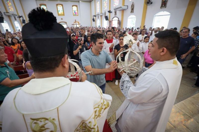 Procissão do senhor divino Espírito Santo em moju <div class='credito_fotos'>Foto: Marco Santos / Ag. Pará | <a href='/midias/2023/originais/16421_a0f5edb1-f975-b446-00f9-569391199b2b.jpg' download><i class='fa-solid fa-download'></i> Download</a></div>