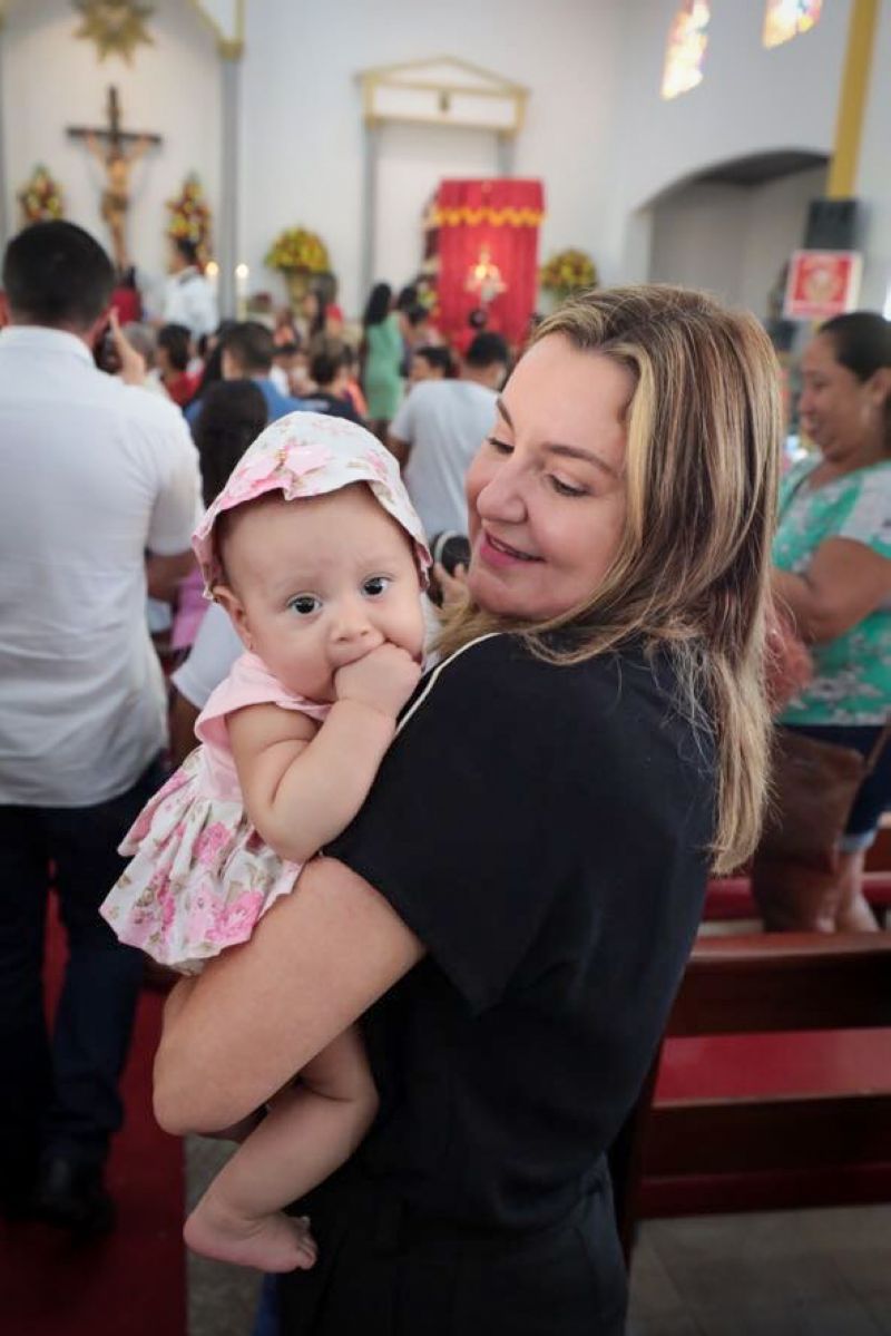 Procissão do senhor divino Espírito Santo em moju <div class='credito_fotos'>Foto: Marco Santos / Ag. Pará | <a href='/midias/2023/originais/16421_d4754b7b-2264-70fa-e128-1acdaf0a17b9.jpg' download><i class='fa-solid fa-download'></i> Download</a></div>