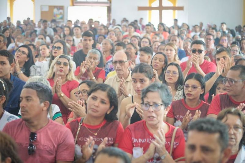 Procissão do senhor divino Espírito Santo em moju <div class='credito_fotos'>Foto: Marco Santos / Ag. Pará | <a href='/midias/2023/originais/16421_e7962d66-ec13-c4bc-91b5-9a8f555ed3c0.jpg' download><i class='fa-solid fa-download'></i> Download</a></div>