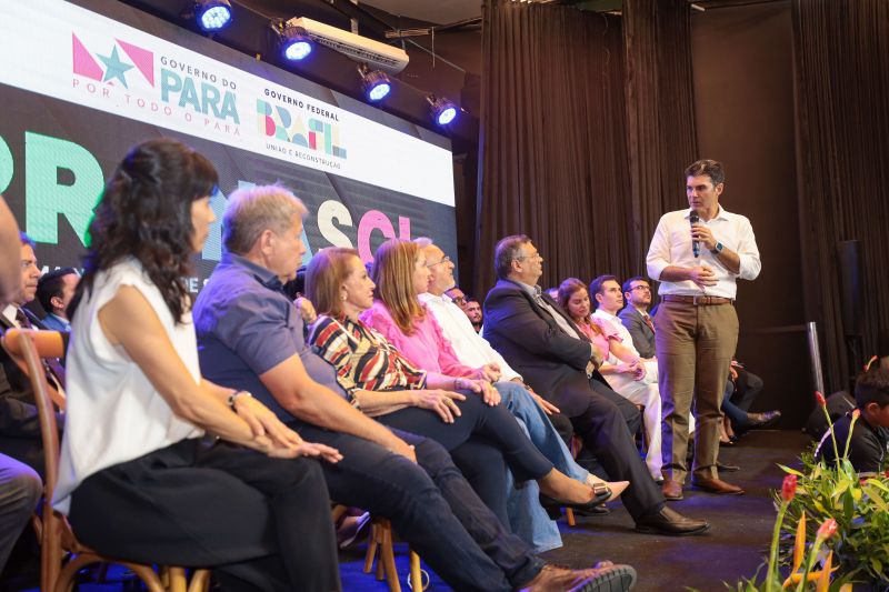 G[PGovernador Helder com Ministros Jader Filho e Flávio Dino/USINA DA PAZ NA CABANAGEM <div class='credito_fotos'>Foto: Marco Santos / Ag. Pará | <a href='/midias/2023/originais/16477_080273eb-cf76-2791-3d62-4bdac48c79fd.jpg' download><i class='fa-solid fa-download'></i> Download</a></div>