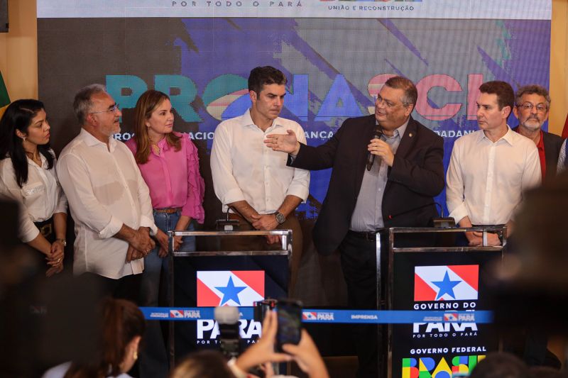 G[PGovernador Helder com Ministros Jader Filho e Flávio Dino/USINA DA PAZ NA CABANAGEM <div class='credito_fotos'>Foto: Marco Santos / Ag. Pará | <a href='/midias/2023/originais/16477_1a4a677c-a85d-c1fb-2146-ea7ded00026a.jpg' download><i class='fa-solid fa-download'></i> Download</a></div>