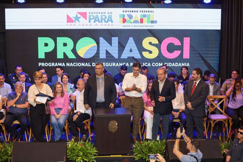 G[PGovernador Helder com Ministros Jader Filho e Flávio Dino/USINA DA PAZ NA CABANAGEM <div class='credito_fotos'>Foto: Marco Santos / Ag. Pará | <a href='/midias/2023/originais/16477_286fe5b1-6f48-15b5-05ff-6de5759f0713.jpg' download><i class='fa-solid fa-download'></i> Download</a></div>