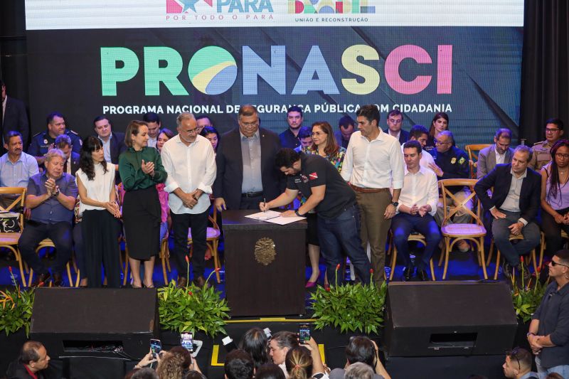 G[PGovernador Helder com Ministros Jader Filho e Flávio Dino/USINA DA PAZ NA CABANAGEM <div class='credito_fotos'>Foto: Marco Santos / Ag. Pará | <a href='/midias/2023/originais/16477_3bd1e580-1566-2264-a293-3a3a774b26c3.jpg' download><i class='fa-solid fa-download'></i> Download</a></div>