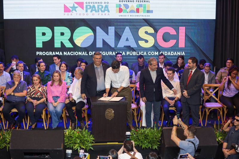 G[PGovernador Helder com Ministros Jader Filho e Flávio Dino/USINA DA PAZ NA CABANAGEM <div class='credito_fotos'>Foto: Marco Santos / Ag. Pará | <a href='/midias/2023/originais/16477_42f7149d-d547-9e5c-b426-e9143d928ba3.jpg' download><i class='fa-solid fa-download'></i> Download</a></div>