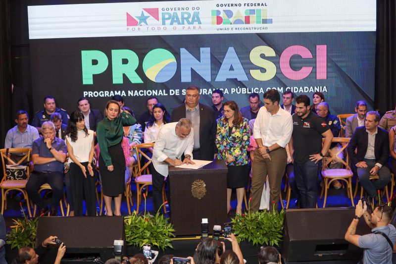G[PGovernador Helder com Ministros Jader Filho e Flávio Dino/USINA DA PAZ NA CABANAGEM <div class='credito_fotos'>Foto: Marco Santos / Ag. Pará | <a href='/midias/2023/originais/16477_482eefab-1c0a-126a-01cc-887344d76078.jpg' download><i class='fa-solid fa-download'></i> Download</a></div>