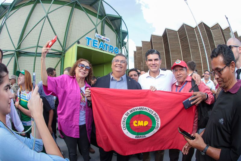 G[PGovernador Helder com Ministros Jader Filho e Flávio Dino/USINA DA PAZ NA CABANAGEM <div class='credito_fotos'>Foto: Marco Santos / Ag. Pará | <a href='/midias/2023/originais/16477_4a028e79-dc16-f689-1f74-6f55dd3889c3.jpg' download><i class='fa-solid fa-download'></i> Download</a></div>