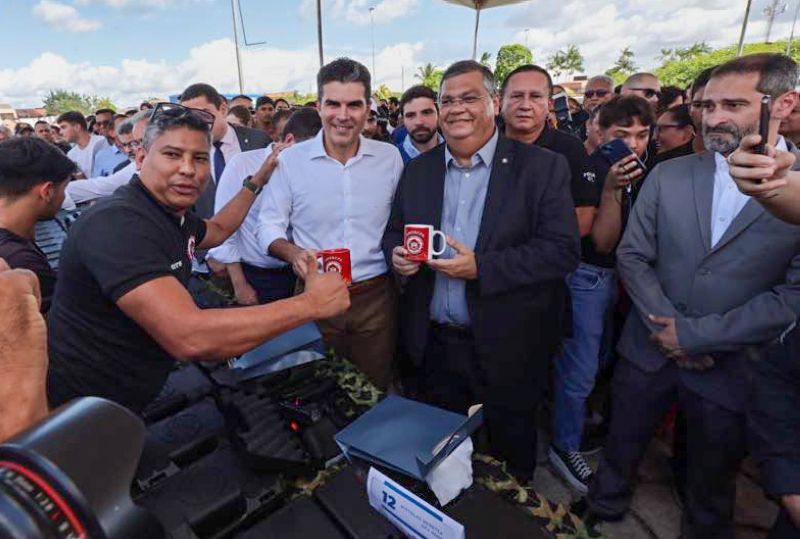 G[PGovernador Helder com Ministros Jader Filho e Flávio Dino/USINA DA PAZ NA CABANAGEM <div class='credito_fotos'>Foto: Marco Santos / Ag. Pará | <a href='/midias/2023/originais/16477_5f7e3e6e-7f57-efa9-cc9c-13d943817ade.jpg' download><i class='fa-solid fa-download'></i> Download</a></div>