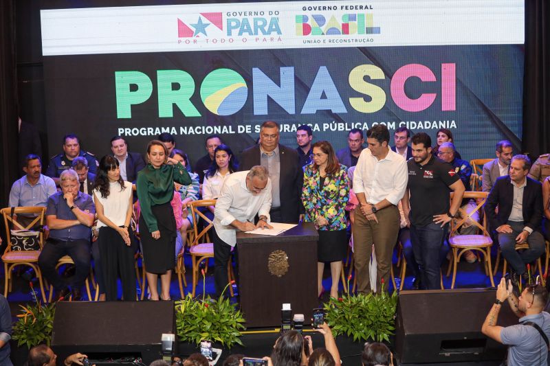 G[PGovernador Helder com Ministros Jader Filho e Flávio Dino/USINA DA PAZ NA CABANAGEM <div class='credito_fotos'>Foto: Marco Santos / Ag. Pará | <a href='/midias/2023/originais/16477_72fdeabf-fe16-8626-57c3-79500dce2f68.jpg' download><i class='fa-solid fa-download'></i> Download</a></div>