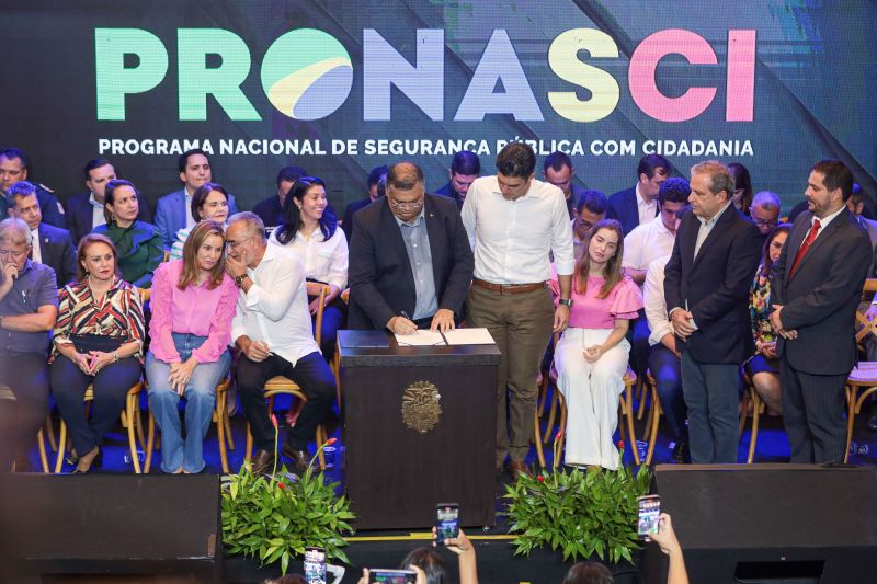 G[PGovernador Helder com Ministros Jader Filho e Flávio Dino/USINA DA PAZ NA CABANAGEM <div class='credito_fotos'>Foto: Marco Santos / Ag. Pará | <a href='/midias/2023/originais/16477_79f4b7d0-6d60-0948-8264-0395f90e4f28.jpg' download><i class='fa-solid fa-download'></i> Download</a></div>