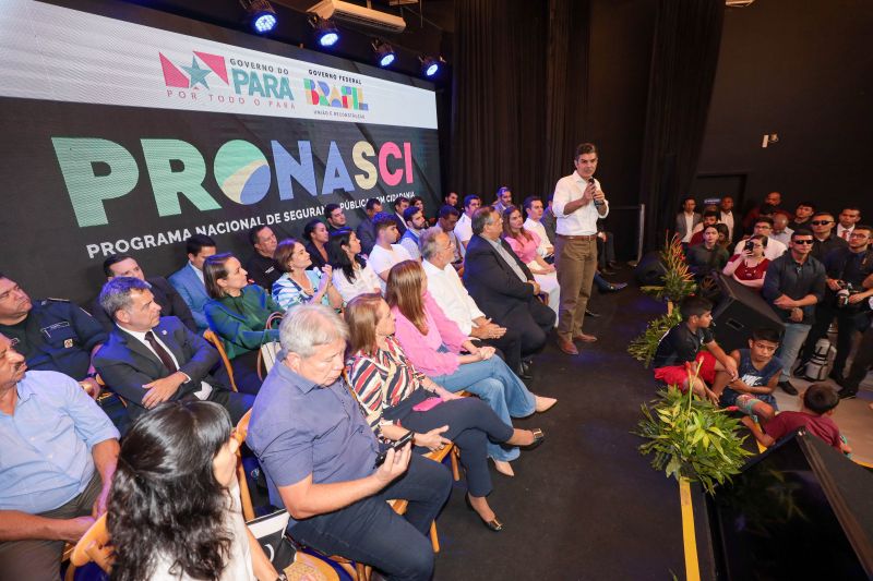 G[PGovernador Helder com Ministros Jader Filho e Flávio Dino/USINA DA PAZ NA CABANAGEM <div class='credito_fotos'>Foto: Marco Santos / Ag. Pará | <a href='/midias/2023/originais/16477_87d52769-ef62-01a3-2be6-71a5ae8368f9.jpg' download><i class='fa-solid fa-download'></i> Download</a></div>