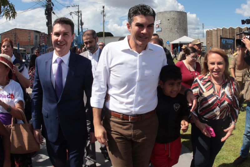 G[PGovernador Helder com Ministros Jader Filho e Flávio Dino/USINA DA PAZ NA CABANAGEM <div class='credito_fotos'>Foto: Marco Santos / Ag. Pará | <a href='/midias/2023/originais/16477_8960aeb5-8bce-587c-7e8c-9a6072b8c0aa.jpg' download><i class='fa-solid fa-download'></i> Download</a></div>