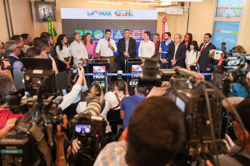 G[PGovernador Helder com Ministros Jader Filho e Flávio Dino/USINA DA PAZ NA CABANAGEM <div class='credito_fotos'>Foto: Marco Santos / Ag. Pará | <a href='/midias/2023/originais/16477_cff70065-5520-b842-40f5-e2f9dcc267c6.jpg' download><i class='fa-solid fa-download'></i> Download</a></div>