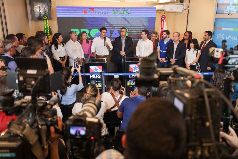 G[PGovernador Helder com Ministros Jader Filho e Flávio Dino/USINA DA PAZ NA CABANAGEM <div class='credito_fotos'>Foto: Marco Santos / Ag. Pará | <a href='/midias/2023/originais/16477_de0ebb04-a967-fbca-eafd-35298ef5b98e.jpg' download><i class='fa-solid fa-download'></i> Download</a></div>