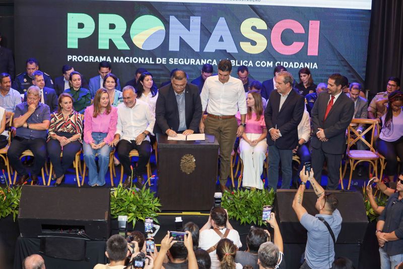 G[PGovernador Helder com Ministros Jader Filho e Flávio Dino/USINA DA PAZ NA CABANAGEM <div class='credito_fotos'>Foto: Marco Santos / Ag. Pará | <a href='/midias/2023/originais/16477_e21ca1a9-5caf-1aa0-a233-13b73feeb3eb.jpg' download><i class='fa-solid fa-download'></i> Download</a></div>