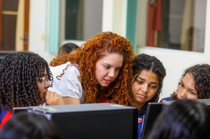 Prof. Ana Mafra, da Escola Estadual de Ensino Médio Elza de Oliveira Maia, de Santa Izabel