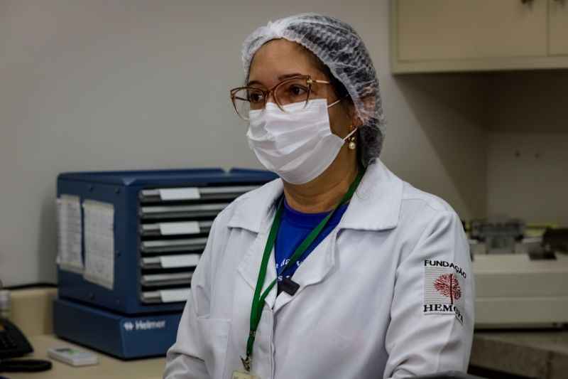 Elcione Gomes, técnica em patologia
<div class='credito_fotos'>Foto: Agência Pará | <a href='/midias/2023/originais/16574_9f424f23-ad8d-3461-0ee2-9afd03abbcfa.jpg' download><i class='fa-solid fa-download'></i> Download</a></div>
