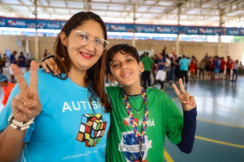 1. Cyane Martins - Servidora pública 2. André Martins - atleta