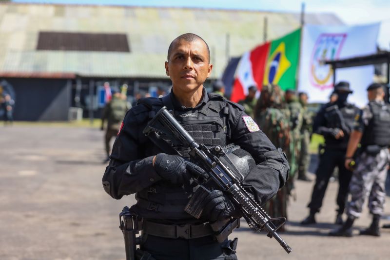 3° sargento Fernando* Furtado - um dos formados do BOPE