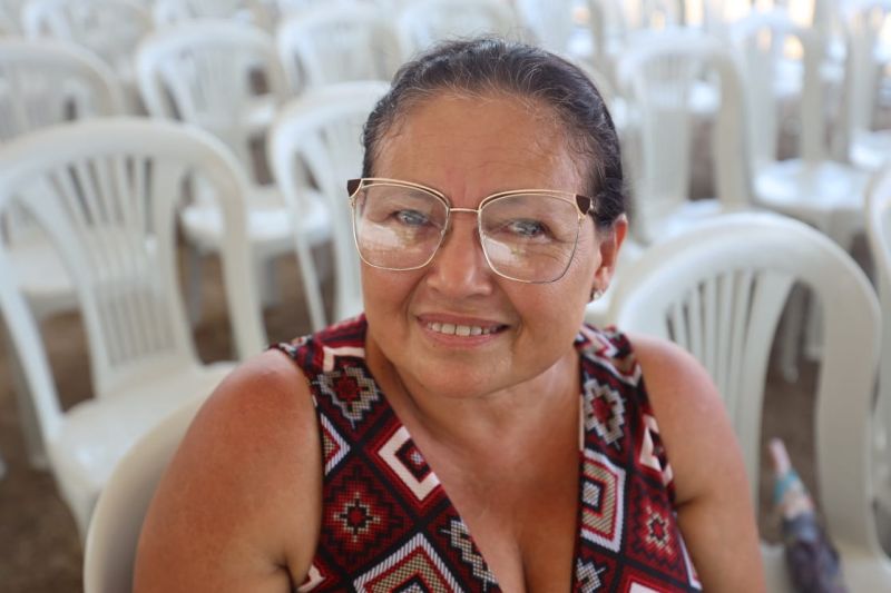 Francine Casto, beneficiada