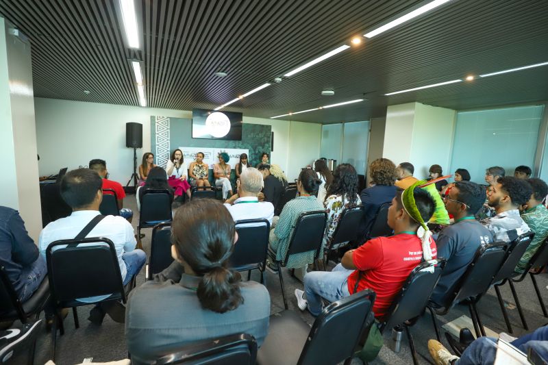 Planos de Sociobioeconomia na Amazônia Legal
 Lançamento Edital de Chamamento Público para a Câmara da Juventude do FPMAC FT Alex Ribeiro / Ag Pará <div class='credito_fotos'>Foto: Alex Ribeiro / Ag. Pará   |   <a href='/midias/2023/originais/16834_227a1bc6-f262-4ce3-7e67-4a80b603844e.jpg' download><i class='fa-solid fa-download'></i> Download</a></div>