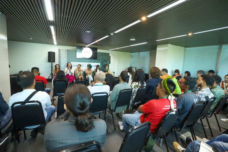Planos de Sociobioeconomia na Amazônia Legal
 Lançamento Edital de Chamamento Público para a Câmara da Juventude do FPMAC FT Alex Ribeiro / Ag Pará <div class='credito_fotos'>Foto: Alex Ribeiro / Ag. Pará   |   <a href='/midias/2023/originais/16834_3e4953c1-67ed-0261-1d16-676d0705b2bb.jpg' download><i class='fa-solid fa-download'></i> Download</a></div>
