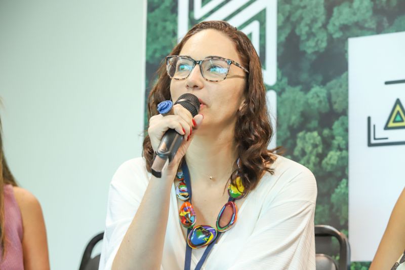Planos de Sociobioeconomia na Amazônia Legal
 Lançamento Edital de Chamamento Público para a Câmara da Juventude do FPMAC FT Alex Ribeiro / Ag Pará

Camilla Miranda <div class='credito_fotos'>Foto: Alex Ribeiro / Ag. Pará   |   <a href='/midias/2023/originais/16834_9aeffea8-5efc-28b8-6b72-62c16a700caa.jpg' download><i class='fa-solid fa-download'></i> Download</a></div>