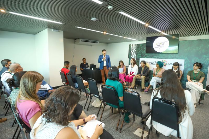 Planos de Sociobioeconomia na Amazônia Legal
 Lançamento Edital de Chamamento Público para a Câmara da Juventude do FPMAC FT Alex Ribeiro / Ag Pará <div class='credito_fotos'>Foto: Alex Ribeiro / Ag. Pará   |   <a href='/midias/2023/originais/16834_cb69df2f-c9cb-19ce-0ed7-dea847d38e76.jpg' download><i class='fa-solid fa-download'></i> Download</a></div>