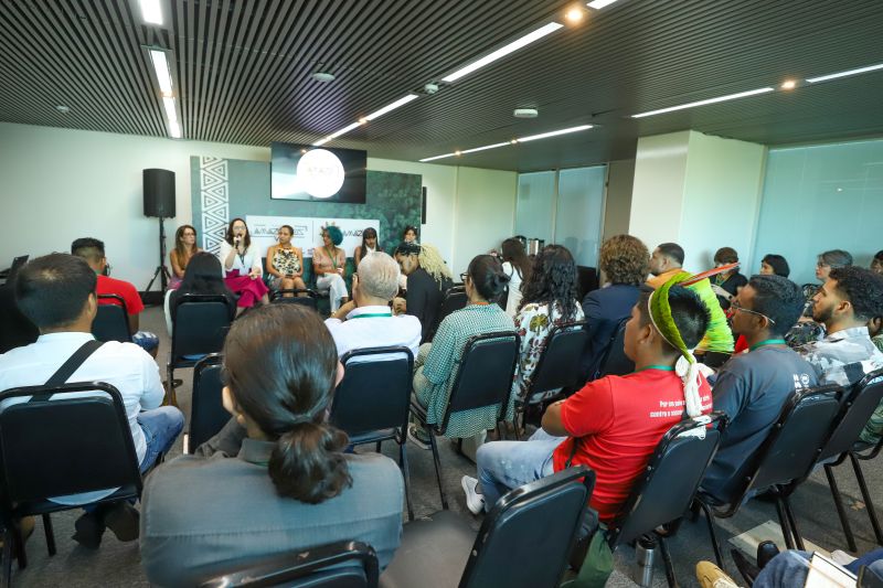 Planos de Sociobioeconomia na Amazônia Legal
 Lançamento Edital de Chamamento Público para a Câmara da Juventude do FPMAC FT Alex Ribeiro / Ag Pará <div class='credito_fotos'>Foto: Alex Ribeiro / Ag. Pará   |   <a href='/midias/2023/originais/16834_f23306e5-bb3d-3246-17a7-8f105b3e9d32.jpg' download><i class='fa-solid fa-download'></i> Download</a></div>