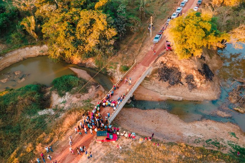 Governo do Estado entrega três pontes de concreto, em São Geraldo do Araguaia

fotos: Rian Silva- Ascom prefeitura São Geraldo do Araguaia <div class='credito_fotos'>Foto: Divulgação   |   <a href='/midias/2023/originais/16838_05a04885-7171-b435-a00f-f338baee3fd3.jpg' download><i class='fa-solid fa-download'></i> Download</a></div>