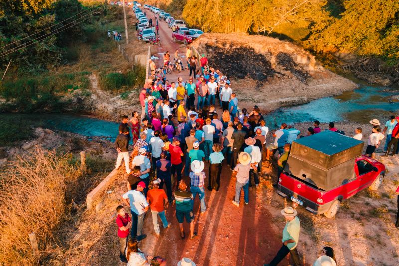 Governo do Estado entrega três pontes de concreto, em São Geraldo do Araguaia

fotos: Rian Silva- Ascom prefeitura São Geraldo do Araguaia <div class='credito_fotos'>Foto: Divulgação   |   <a href='/midias/2023/originais/16838_198f109b-a4f8-10ea-40b6-6d310655ddaf.jpg' download><i class='fa-solid fa-download'></i> Download</a></div>