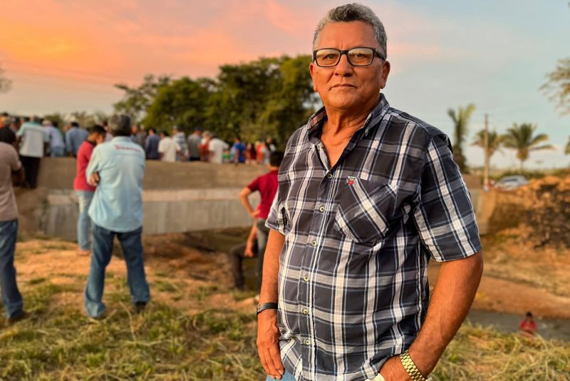 Governo do Estado entrega três pontes de concreto, em São Geraldo do Araguaia

fotos: Rian Silva- Ascom prefeitura São Geraldo do Araguaia <div class='credito_fotos'>Foto: Divulgação   |   <a href='/midias/2023/originais/16838_2173601d-4a2b-136e-3652-6c7fe7c9018e.jpg' download><i class='fa-solid fa-download'></i> Download</a></div>