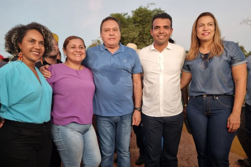 Governo do Estado entrega três pontes de concreto, em São Geraldo do Araguaia

fotos: Rian Silva- Ascom prefeitura São Geraldo do Araguaia <div class='credito_fotos'>Foto: Divulgação   |   <a href='/midias/2023/originais/16838_28e4af97-2944-2b60-72b7-ac536cb1c30e.jpg' download><i class='fa-solid fa-download'></i> Download</a></div>